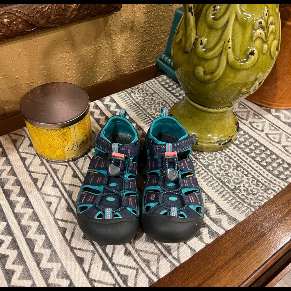 KEEN Kid Sandals! ☀️